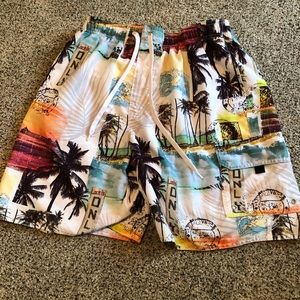 Men’s Croft & Barrow swim trunks in Large